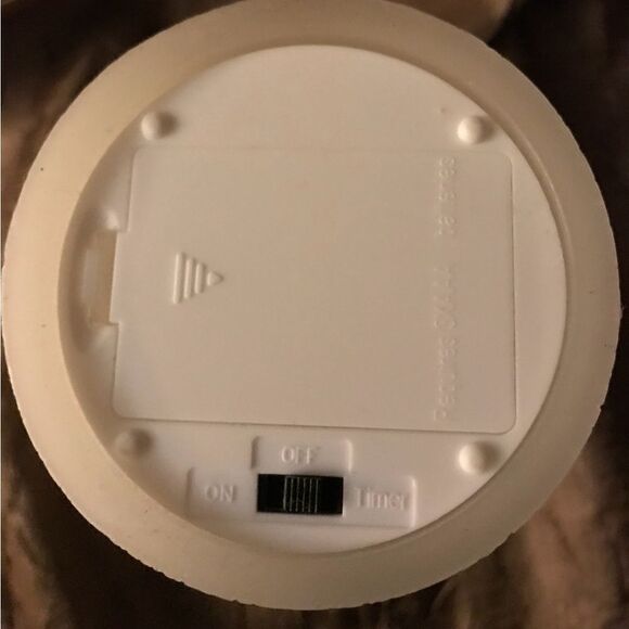 NWOT. Guys and Dolls Musical Theater Flameless Candle with Timer - Picture 3 of 4